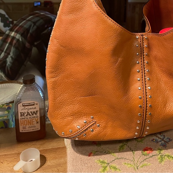 Michael Kors Astor Studded hobo bag (medium) - Picture 2 of 16